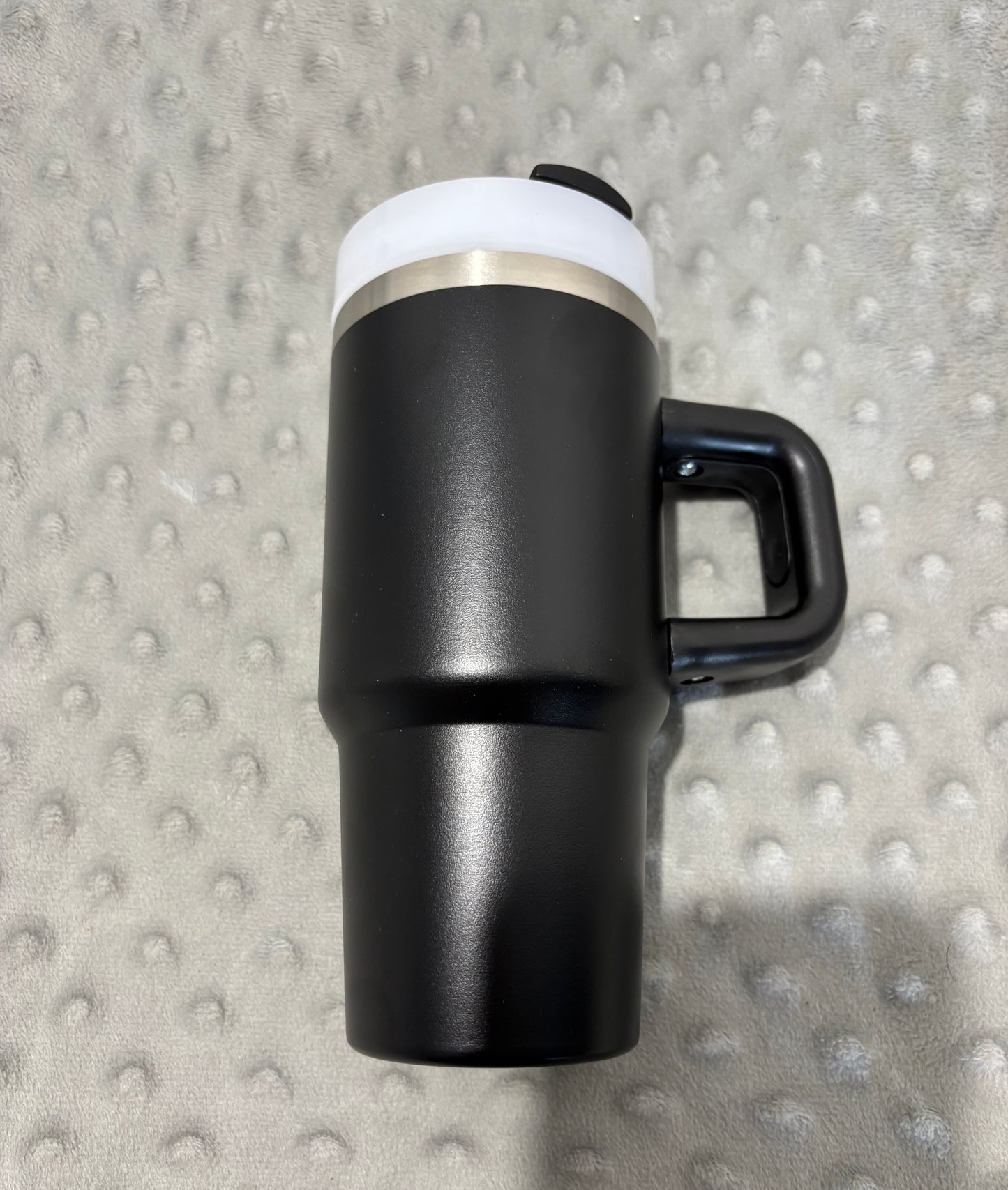 Tasse isotherme avec paille