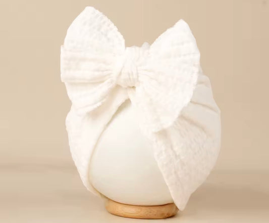 Bonnet fille avec petit noeud